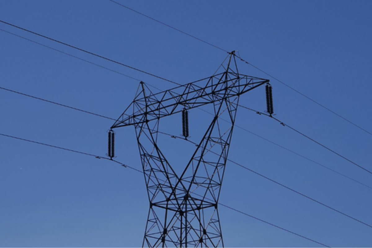 Door de toenemende druk op het elektriciteitsnet kunnen nieuwe woningen steeds vaker te maken krijgen met wachttijden voor een stroomaansluiting